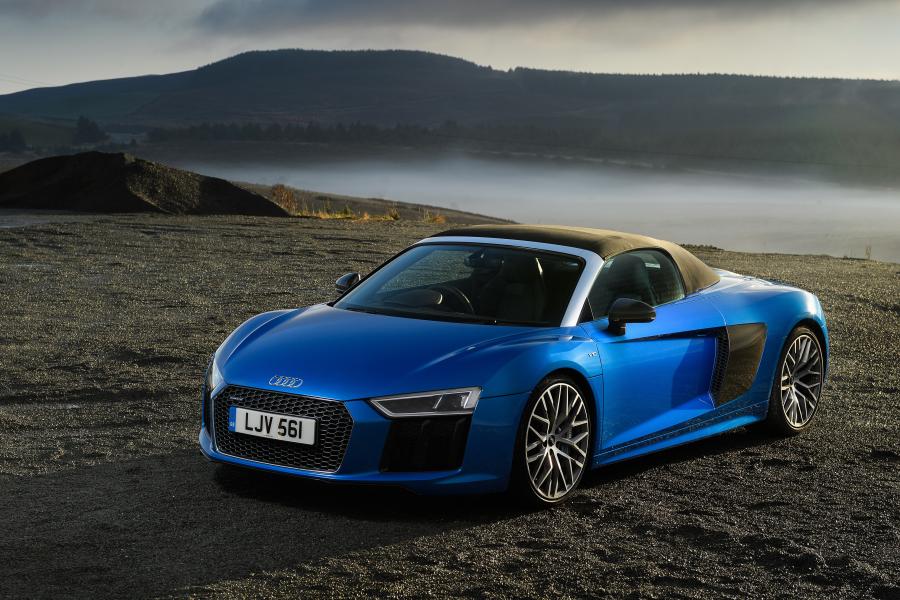 Audi R8 Spyder V10 2016 года  (UK) (фото 9 из 40)